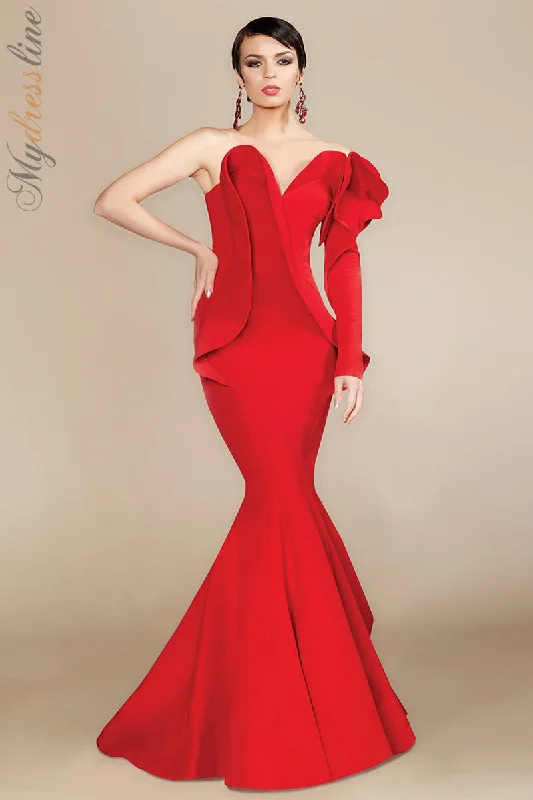 form-fitting dressMNM Couture 2327